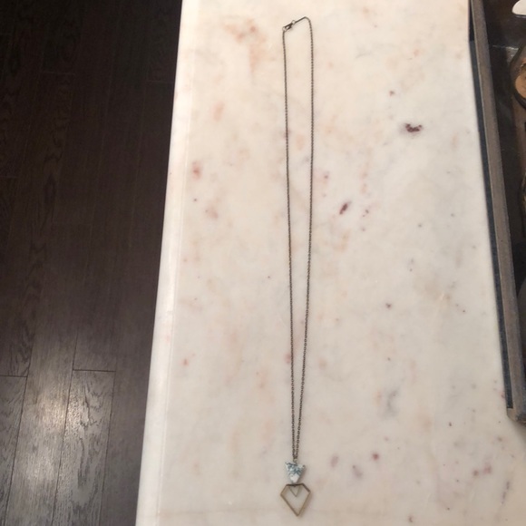 Long triangle and stone necklace - Picture 2 of 4